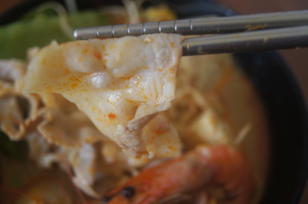 宅配。『功夫廚神』李小子 即煮料理包系列，泰式皇家酸辣醬、海南雞飯醬、正宗咖哩叻沙醬