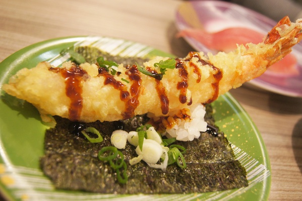 高雄 天晴迴轉壽司，精彩絕倫的鮪魚解體秀x頂級美味鮪魚大腹