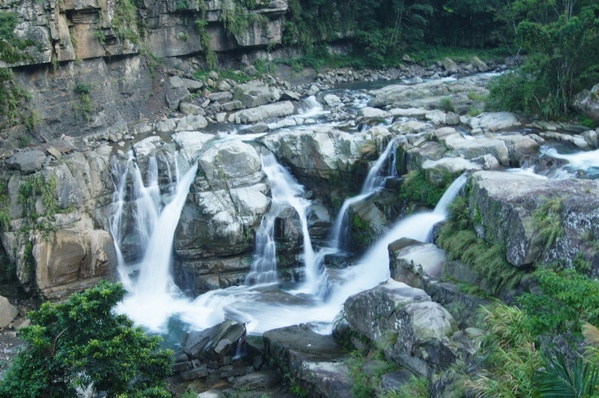 台灣好行 南庄線。隱藏版瀑布景點 七分醉瀑布 x 賽德克巴萊壯麗拍攝場景 神仙谷