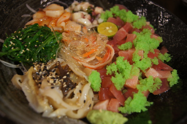 季節限定黑鮪魚TORO美味，原味海產粥 生魚片丼飯