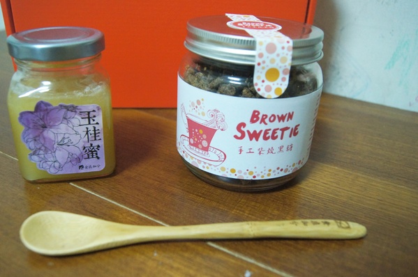 【送禮推薦】食在加分 Brown Sweetie 手工柴燒黑糖 +天然熟成玉桂蜜