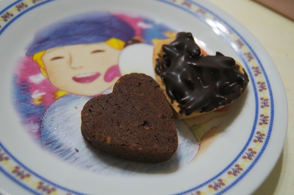 【美食體驗】年節送禮、企業送禮首選，鴻鼎菓子 豆你開心手作堅果塔-特級黑巧克力組合