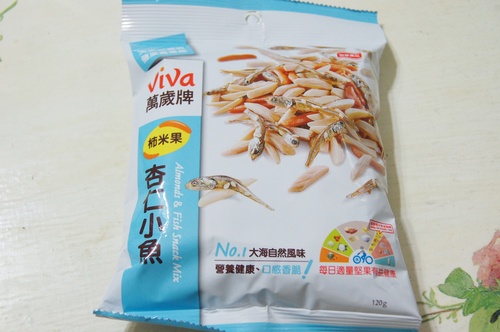 【體驗】VIVA 萬歲牌柿米果杏仁小魚，原味、海苔、香辣三種口味 一次滿足~