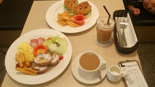 handwich+cafe 漢明治咖啡-美術館店