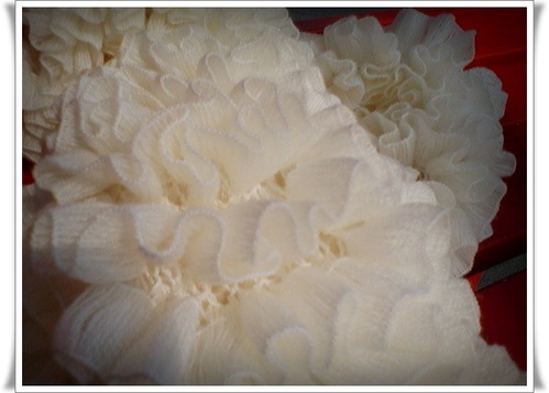 白色蛋糕裙圍巾