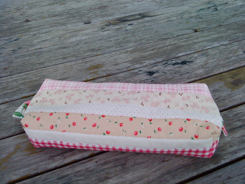 粉紅草莓鉛筆盒