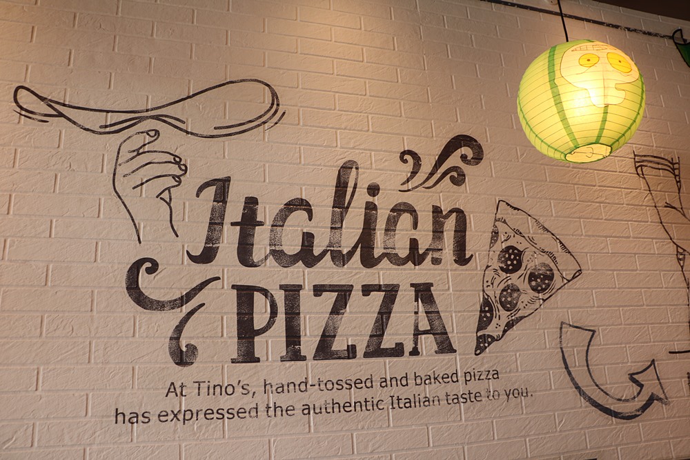 台南。Tino's Pizza Café 堤諾比薩-台南崇學店，創意披薩、綜合莓果甜星比薩