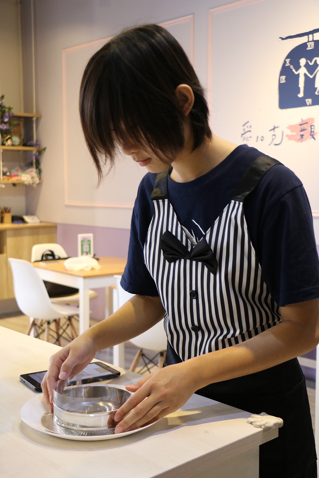 高雄DIY烘焙。愛10克親手烘焙DIY Bakery-裕誠店，日本櫻花與台灣草莓的相遇 x 情人節、年節禮盒自己做
