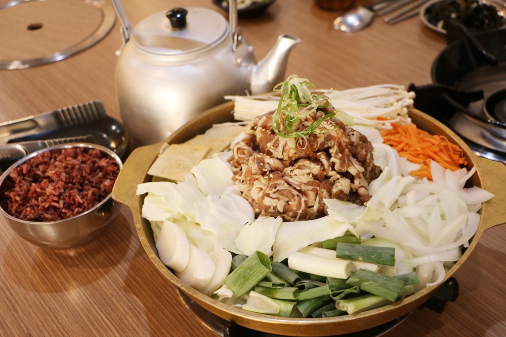 善化火鍋。韓聚料理食堂，個人火烤2吃套餐、銅盤烤肉、平價韓式料理專賣店