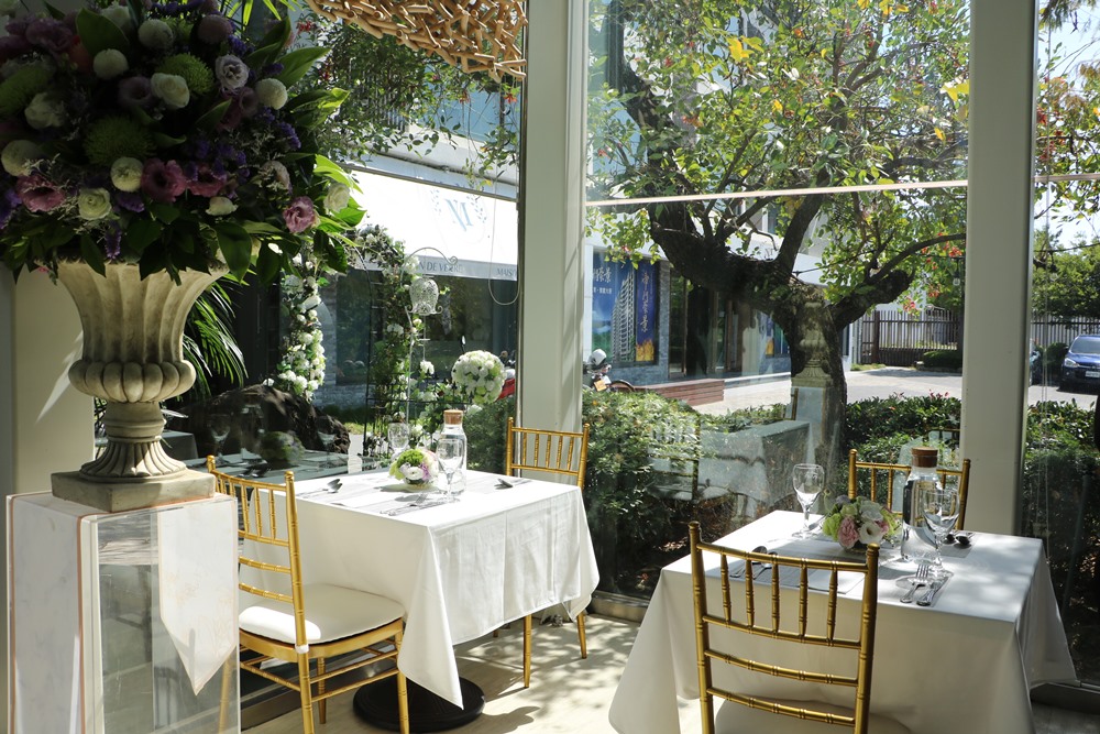 高雄景觀餐廳。梅森維拉Maison de Verre，愛河畔玻璃屋、都市森林系浪漫餐廳 x 早午餐、下午茶甜點、婚禮會場