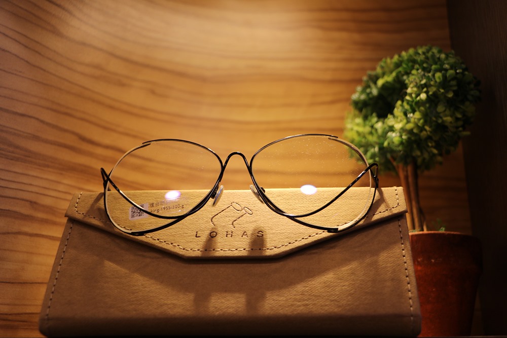 時尚。LOHAS樂活眼鏡 高雄河堤店，全台最低價 平價眼鏡