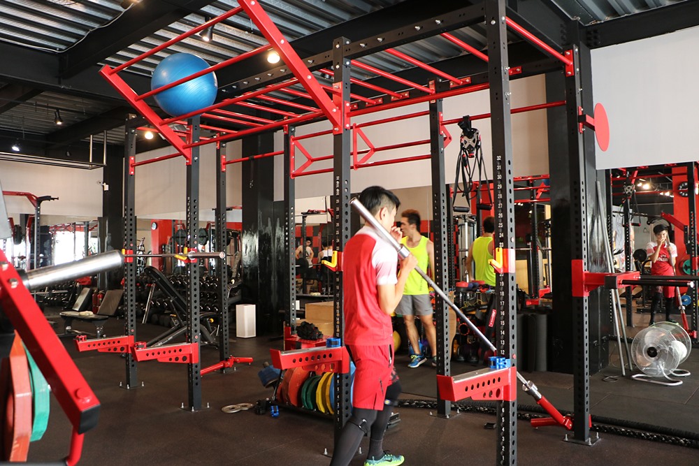 高雄健身房。FUNS 放肆運動，一對一私人教練、量身設計適合自己的運動