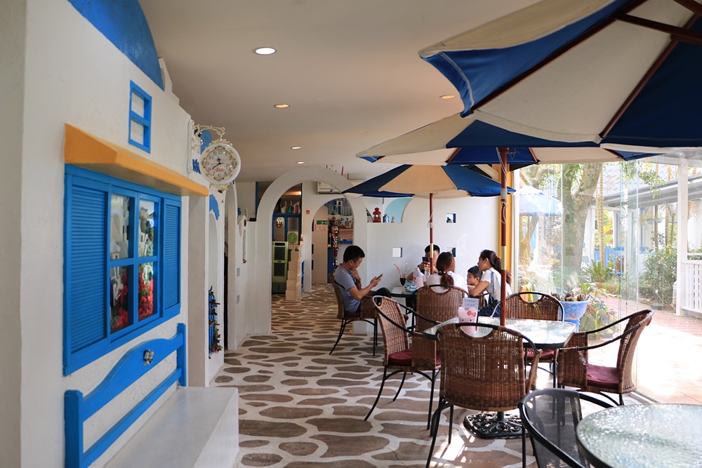雲林古坑。56號藍色公路咖啡，夢幻地中海風格、華山夜景 x 古坑景觀餐廳