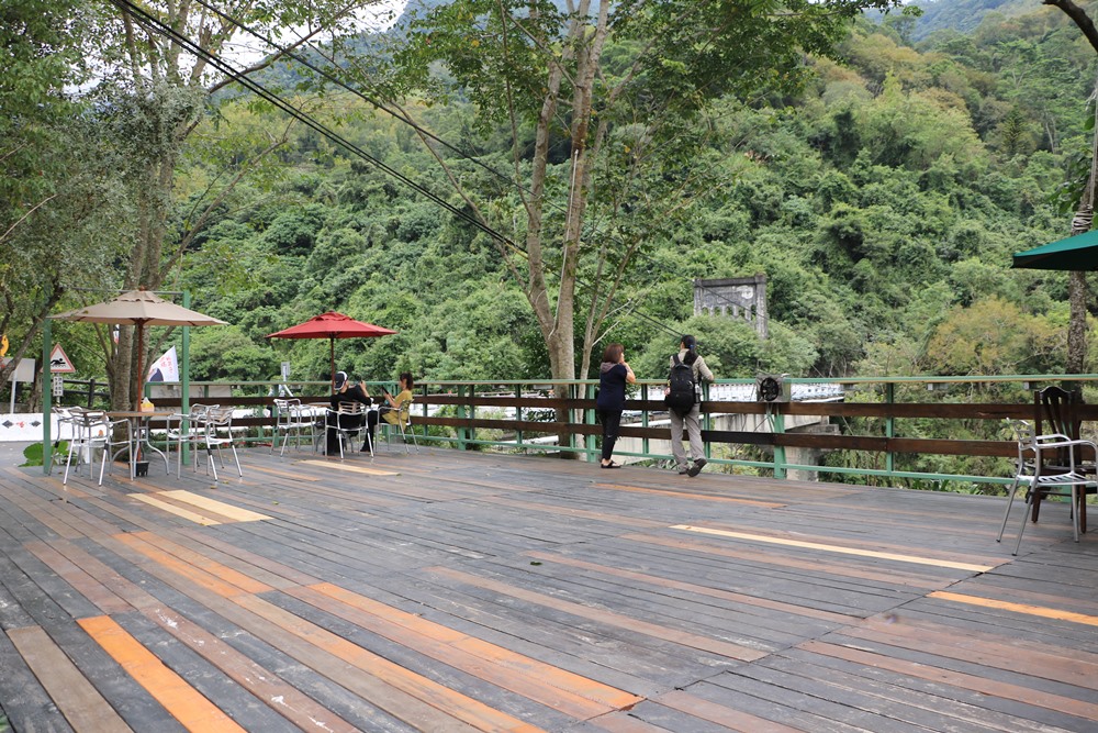 台東。近水樓台咖啡 Cafe，明野橋、武陵橋旁景觀咖啡廳