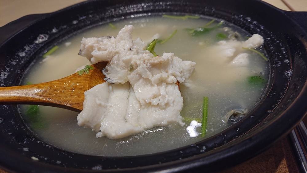 高雄美食。魚米飯湯，龍膽石斑專賣、飯湯料理、鮪魚燥飯 x 鄰近左營高鐵