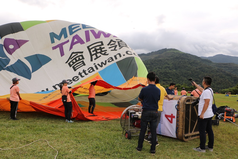 台東鹿野。2019臺灣國際熱氣球嘉年華(票價資訊、活動內容) x MEET TAIWAN 熱氣球