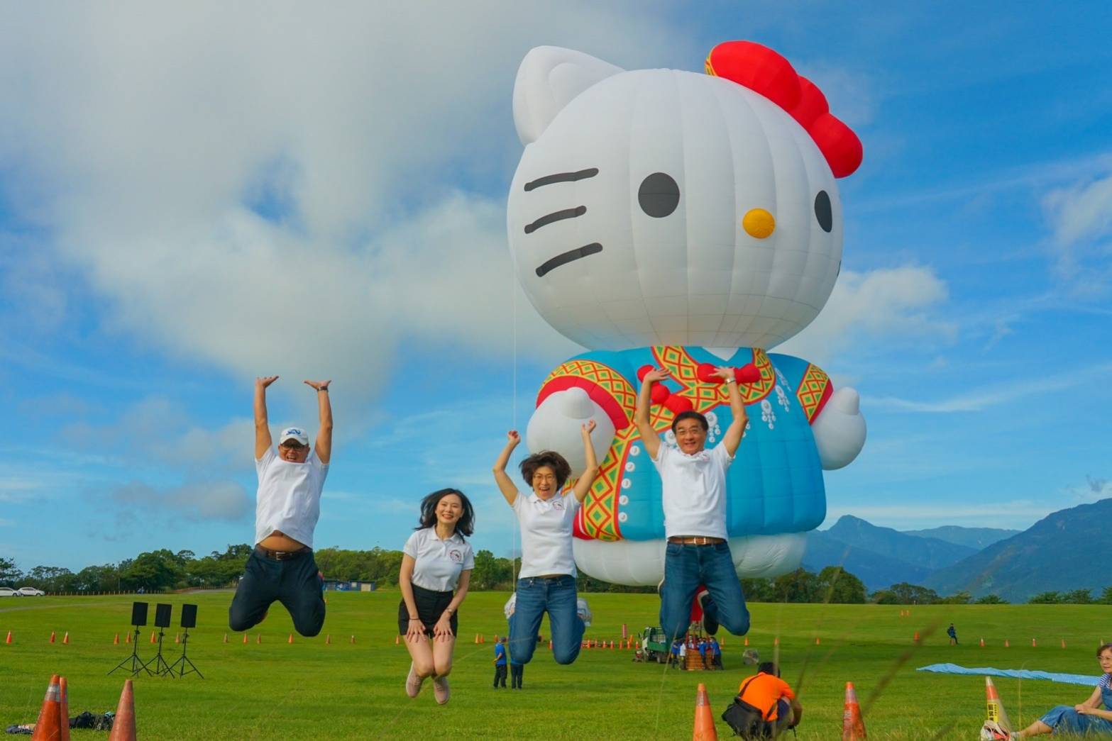 HELLO KITTY熱氣球首飛 - 快樂的過每一天
