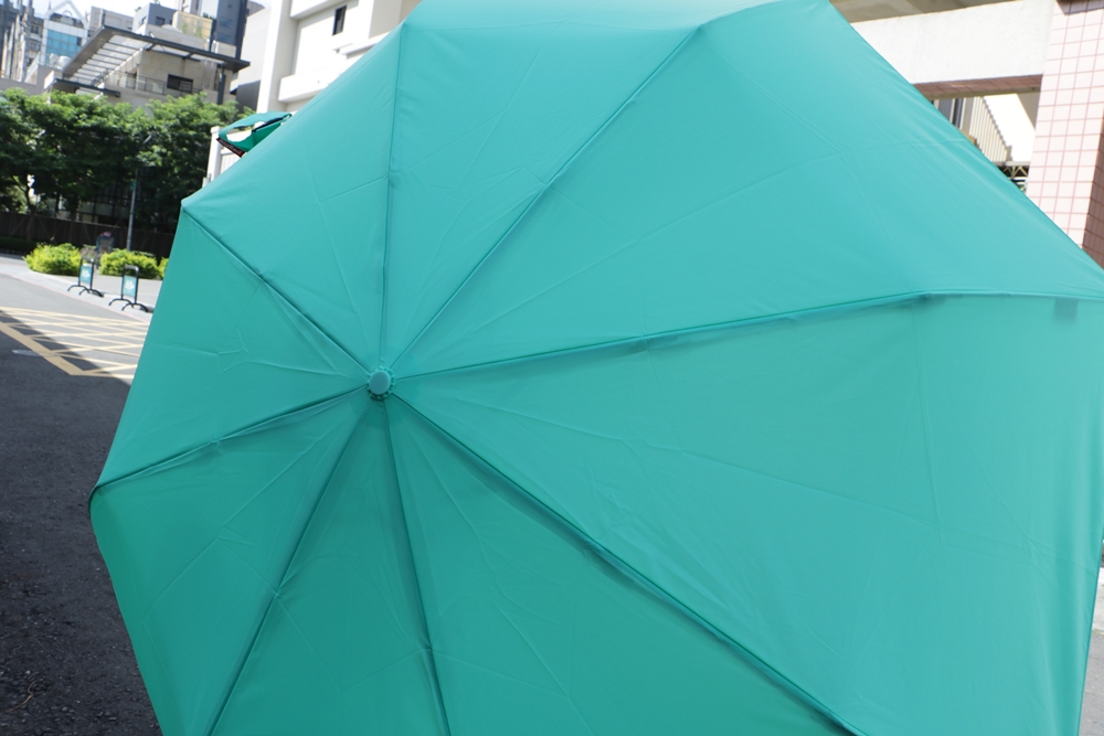 生活。雨傘王 BigRed 安全感2.0 自動摺疊傘｜27吋大傘面、防曬、5級防潑水、傘骨終身免費維修