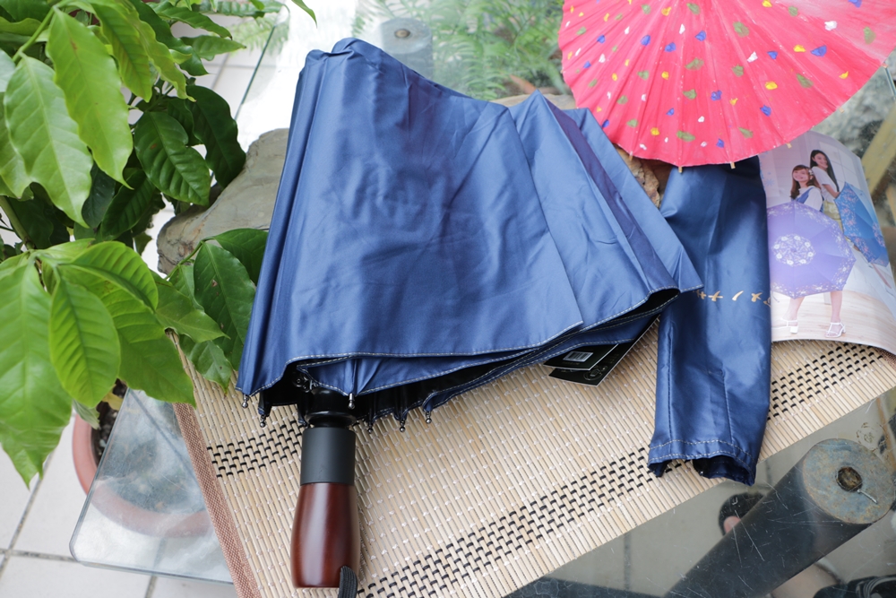 生活。雨之情 防曬膠大大皇爵自動傘 手工實木自動傘｜超大傘面設計、摺疊傘