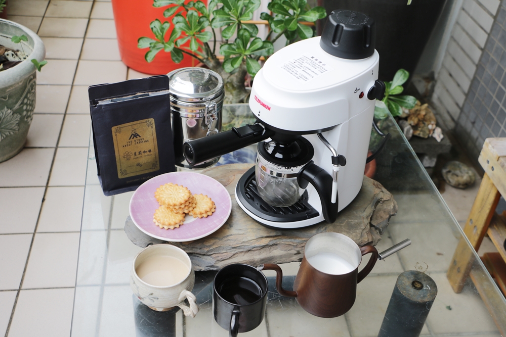 咖啡機推薦。TELEFUNKEN 德律風根義式濃縮咖啡機｜專業級咖啡機 還可打奶泡 完美釋放咖啡香醇!!