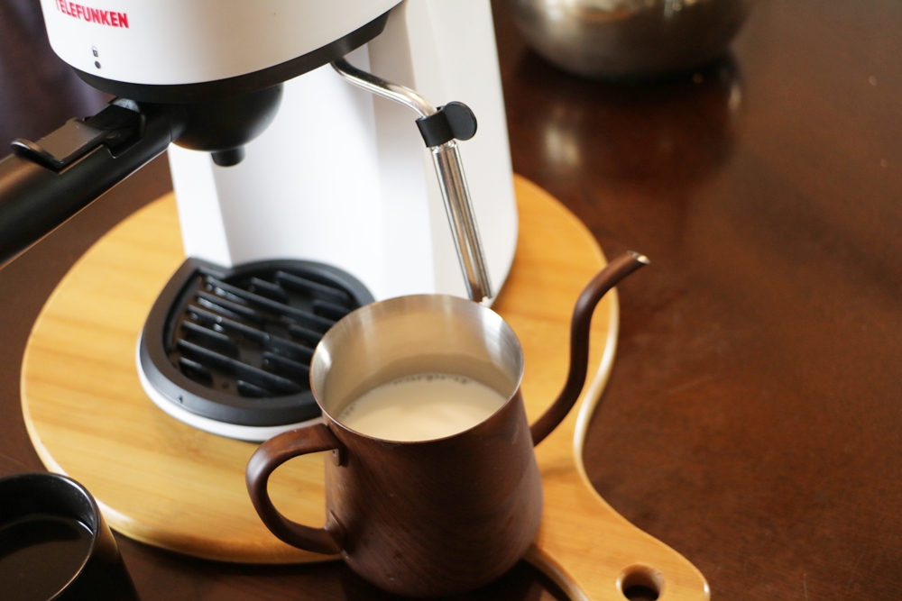 咖啡機推薦。TELEFUNKEN 德律風根義式濃縮咖啡機｜專業級咖啡機 還可打奶泡 完美釋放咖啡香醇!!