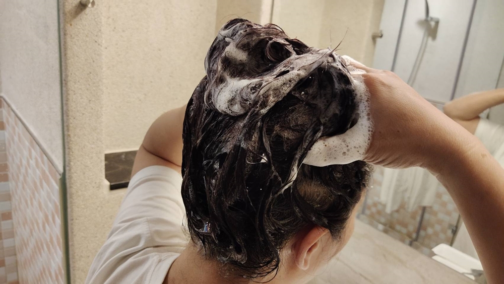 髮品推薦。雪瑞爾Cherir 頭皮毛髮專家｜防掉色 染燙專用、修護素、防岔修護焗油、滑順髮絲纖維