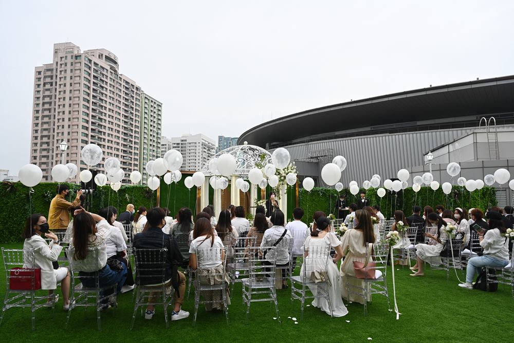 2022高雄戶外婚禮場地推薦。漢來巨蛋宴會廳 光之苑Pavillon Lumière 6F空中花園戶外證婚 滿40桌直接送！