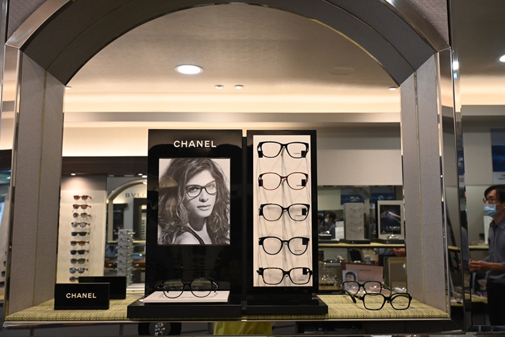 高雄眼鏡店推薦。圓山眼鏡公司-和平店｜專業驗光、羅敦司得、100%德國製造鏡片、高雄驗光推薦！