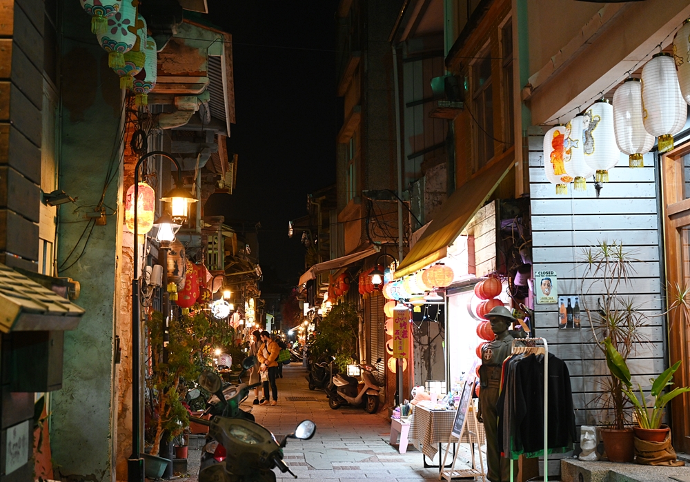 台南夜間散策漫遊。台南散步導覽 夜訪街景不同的風光-星光線、米其林三星之旅 免費導覽、台南400