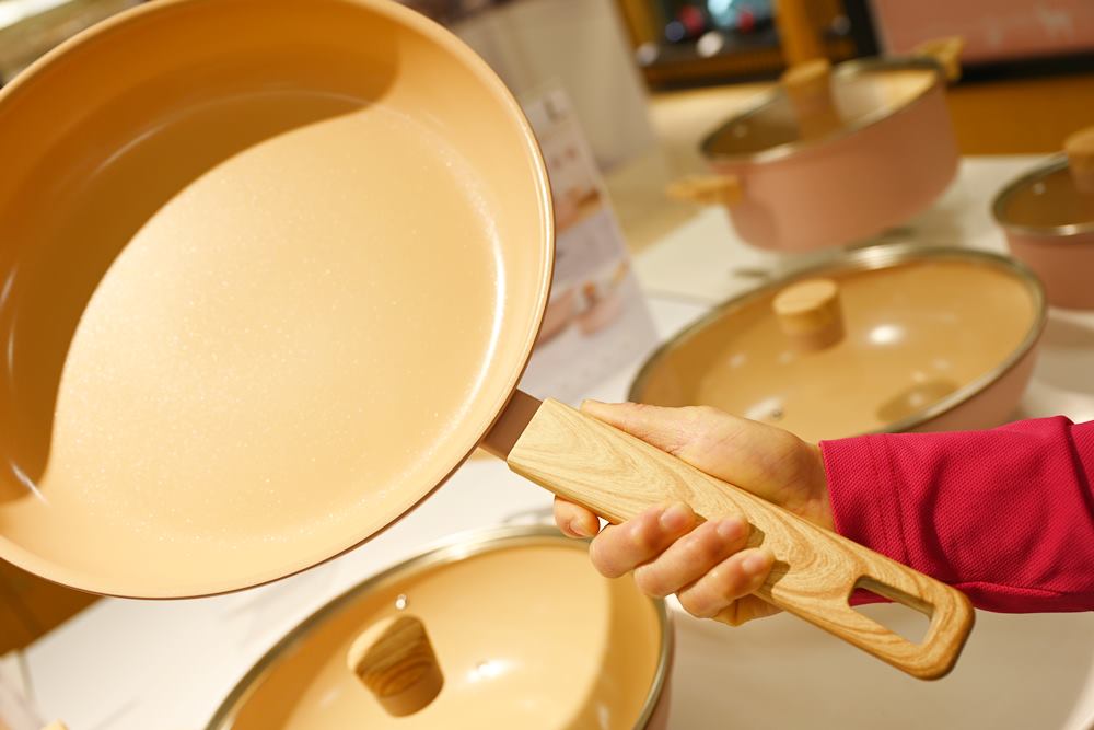 生活。【義大利 CUOCO】高雄 未來概念館 北歐 陶瓷鍋具系列、石墨烯鍋具系列、不沾鍋推薦！