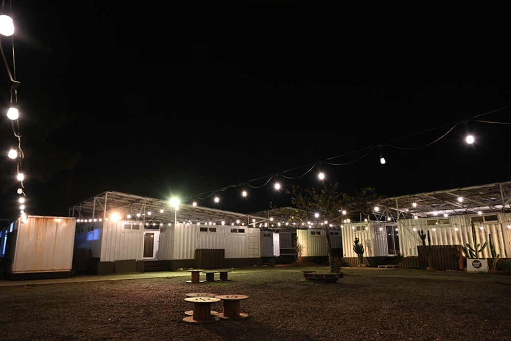 嘉義露營。Night Out Village 美式漁村、免搭帳輕鬆入住、獨立衛浴設備、懶人露營、一泊二食豪華露營！