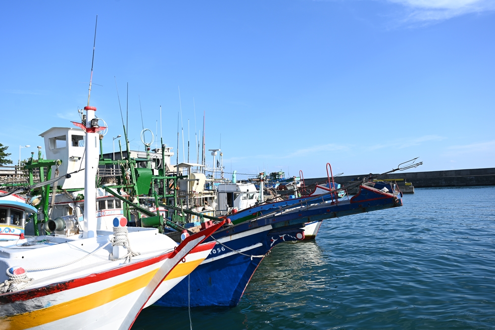 台東一日遊。一次走訪台東2大漁港 體驗漁市場魚貨拍賣、飽啖在地新鮮海味！