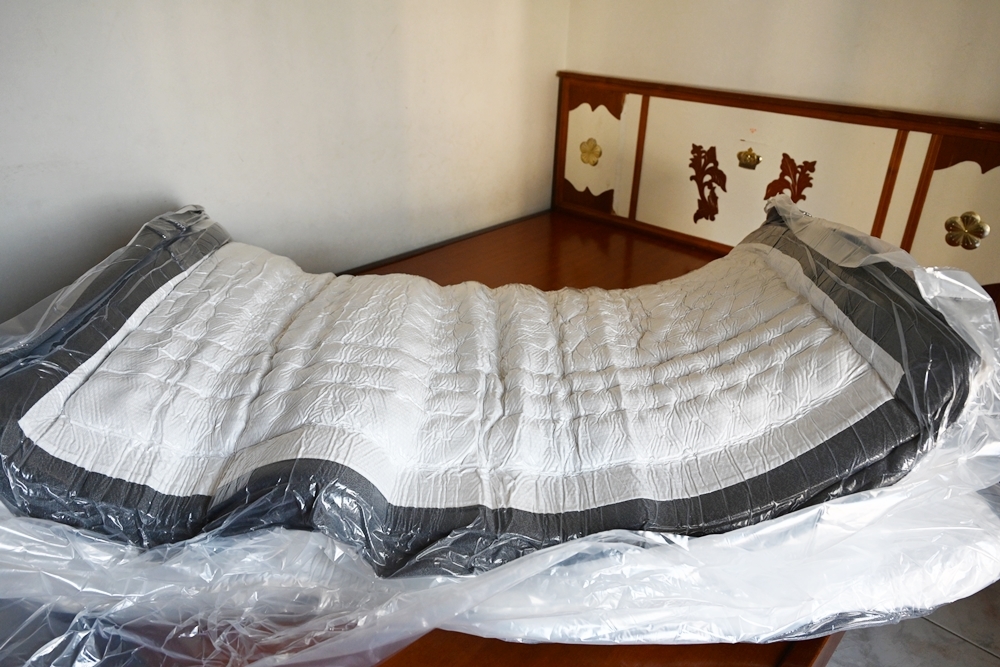 生活。Emma Hybrid 獨立筒床墊 五層分層設計 從頭到腳完美支撐、抗干擾、優質床墊推薦！