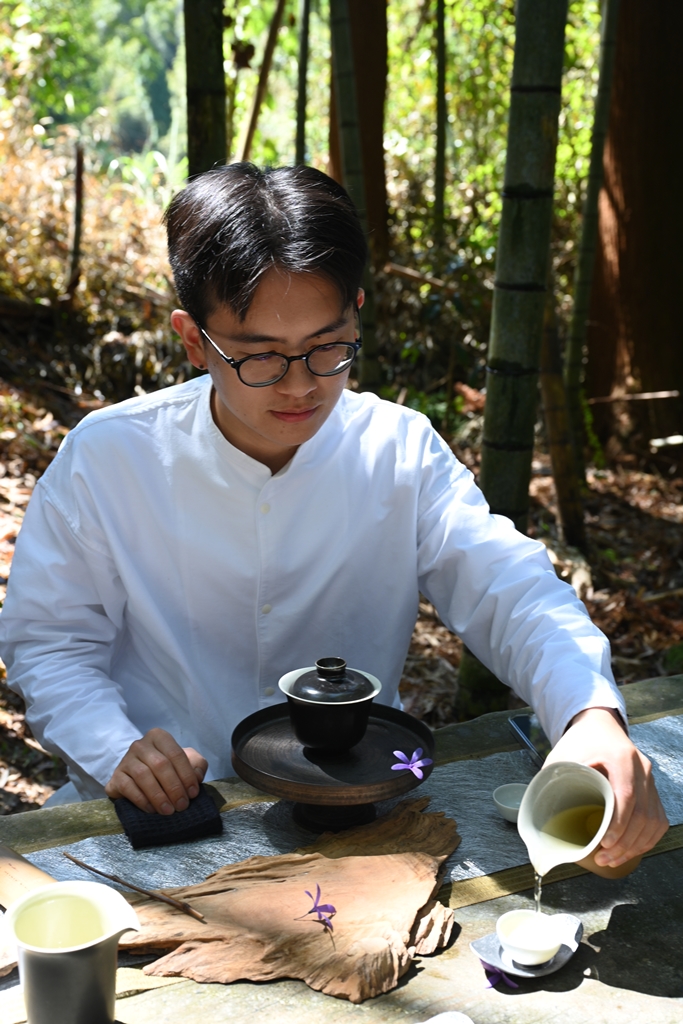 嘉義旅遊。瑞里綠色隧道秘境 竹林茶席體驗 品茗阿里山高山茶獨到韻味！
