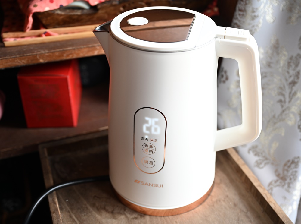 開箱。SANSUI山水 1.7L不鏽鋼智能溫控電茶壺、七段智能控溫、雙層防燙、防乾燒自動加熱設計、快煮壺！