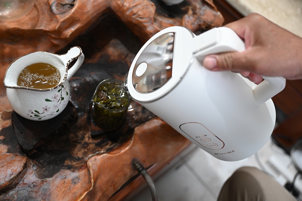 開箱。SANSUI山水 1.7L不鏽鋼智能溫控電茶壺、七段智能控溫、雙層防燙、防乾燒自動加熱設計、快煮壺！