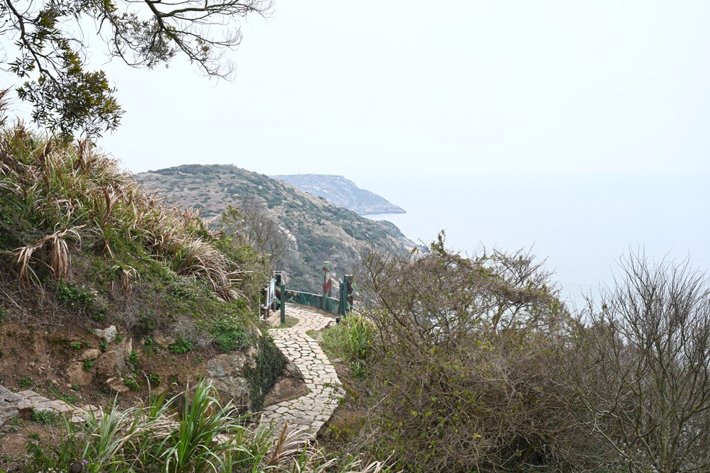 馬祖北竿景點。螺山自然步道 絕美山脊景觀、360度無敵遼闊海景，還有海上孔子像！
