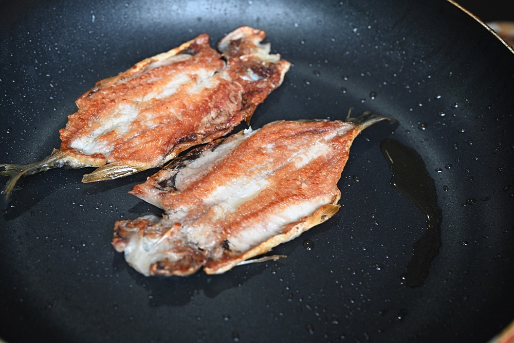 烏來一日遊。加納富魚食坊(內洞美食) 烏來山林料理廚房課程、苦花魚一夜干、舒肥鱘龍魚佐馬告鱘龍魚肝醬！