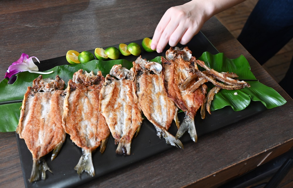 烏來一日遊。加納富魚食坊(內洞美食) 烏來山林料理廚房課程、苦花魚一夜干、舒肥鱘龍魚佐馬告鱘龍魚肝醬！