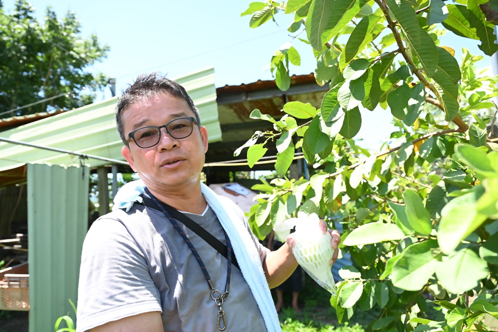 高雄旗山一日遊。深度走讀旗山大圓潭 解鎖山澗八里｜DIY、餵羊、餵雞、撿雞蛋，吃喝玩樂通通一把罩！