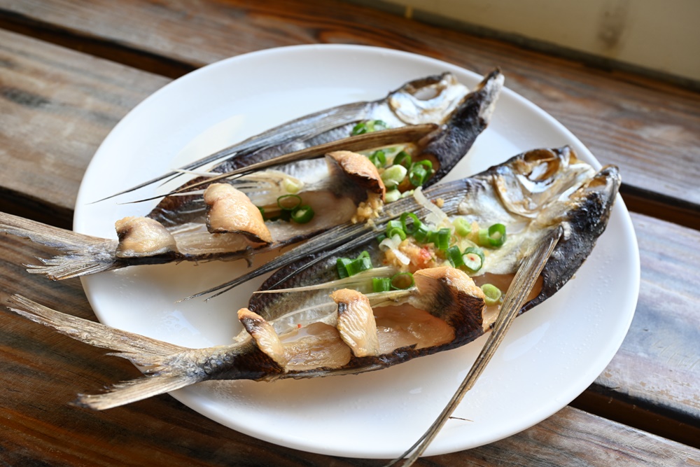 台東部落食尚。東清部落 咕漫米善餐旅 飛魚一夜干套餐、蘭嶼美食推薦！