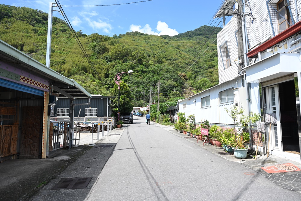 來趣台東一日遊。台東海端初來部落 淺山旅遊、DIY、初來散步、初來大橋、俊男號現點現烤美味！