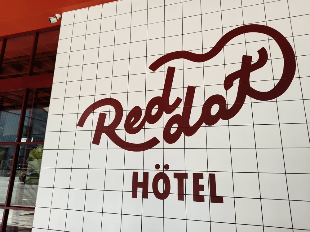 台中HOTEL推薦。紅點文旅RedDot Hotel 台中最好玩溜滑梯飯店、米其林指南評級推薦！