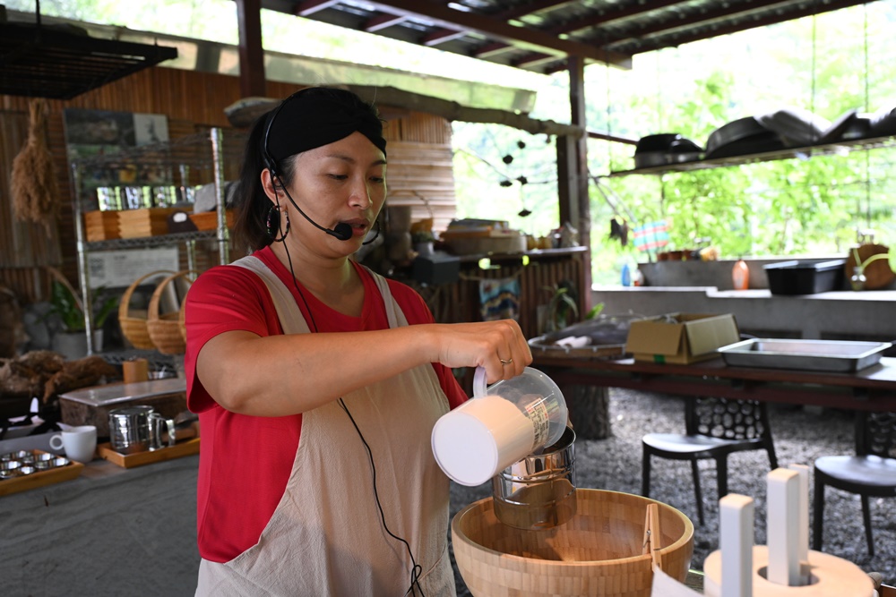 舌尖上的台東食旅。卡那歲工作坊 原野香憩農事體驗、摘菜、DIY貝果、炸油芒、DIY料理體驗！來趣台東一日遊！