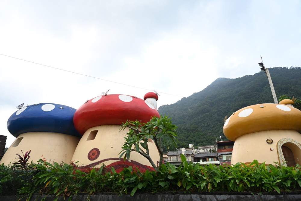 屏北一日遊。原民部落探索之旅、認識屏東可可、安坡部落DIY古早味童玩趕鳥器、葉子還可以手編做耳環喔！