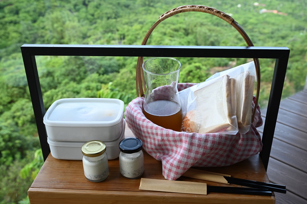 台南東山住宿推薦。仙湖休閒農場 人與山旅宿 一泊二食、無邊際游泳池、桂圓烘焙寮！俗女養成記拍攝景點！