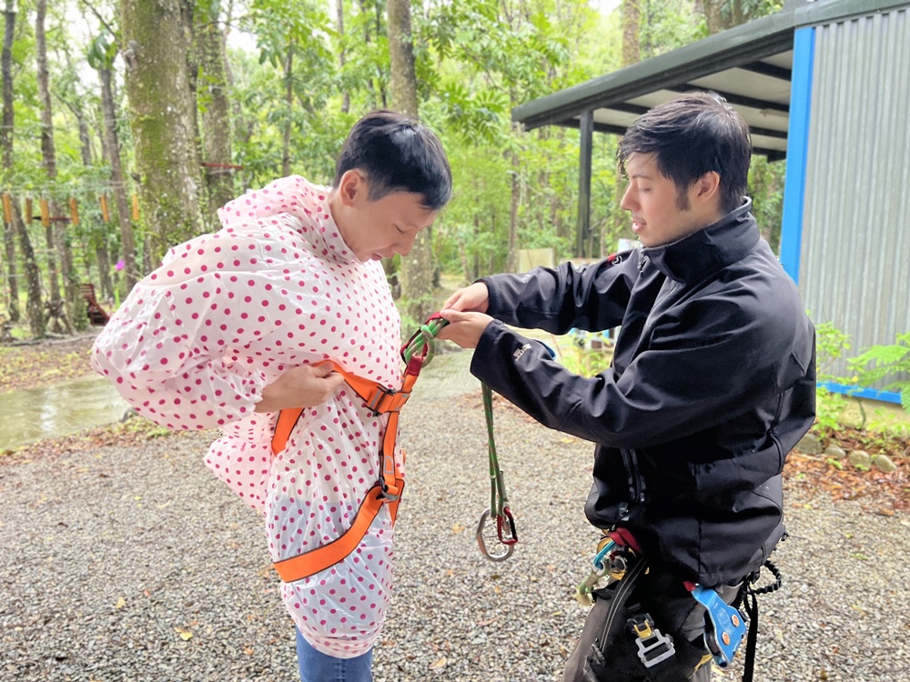 屏東牡丹兩天一夜旅行記。高士佛文化體驗手作陶珠、四林格山賞子母湖、祖靈平安符DIY體驗！森林冒險好刺激！饗在地農產好禮！自然與文化的深度體驗！