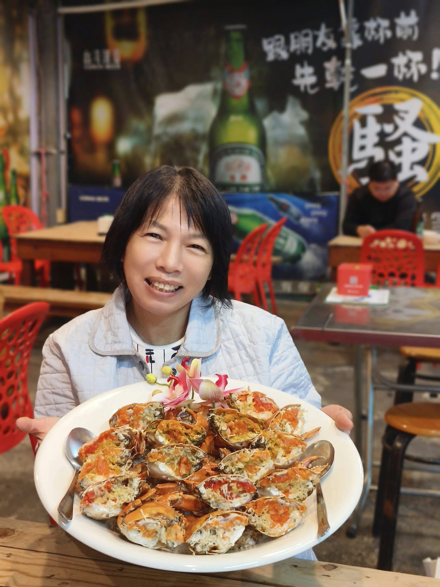 台南東區美食。府城騷烤家 炭火燒烤、爆蛋紅蟳豬油拌飯、台南宵夜、台南聚餐推薦！