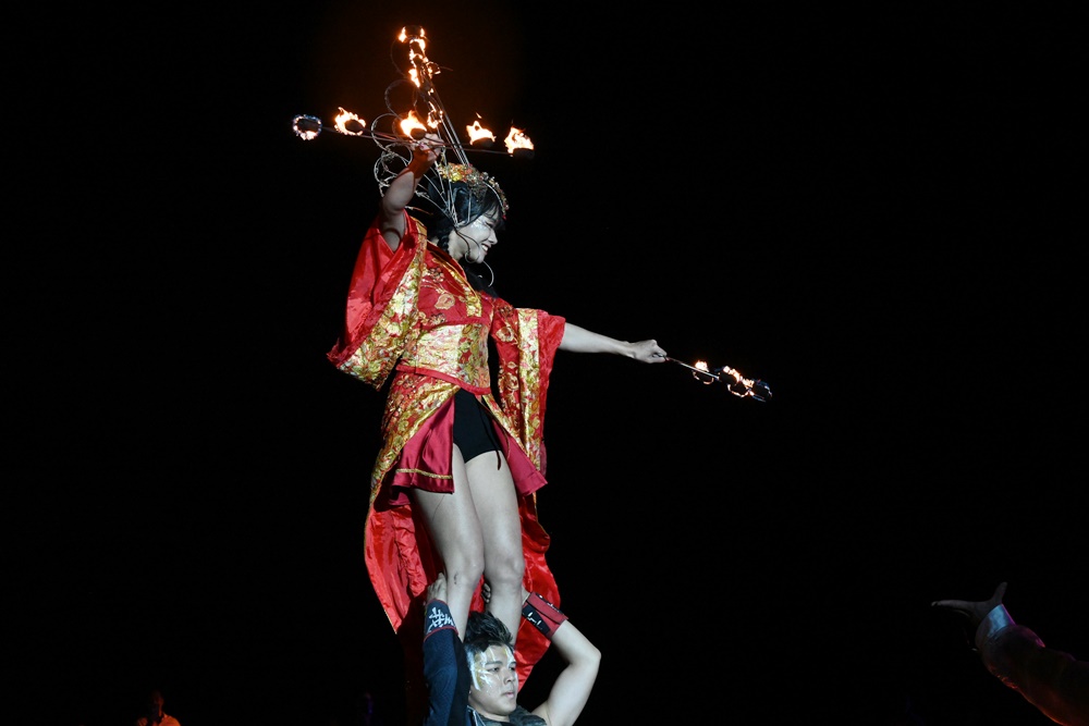 屏東。落山風藝術季「渡風者」、特技表演、火舞、變裝皇后、紙風車 震撼演出！