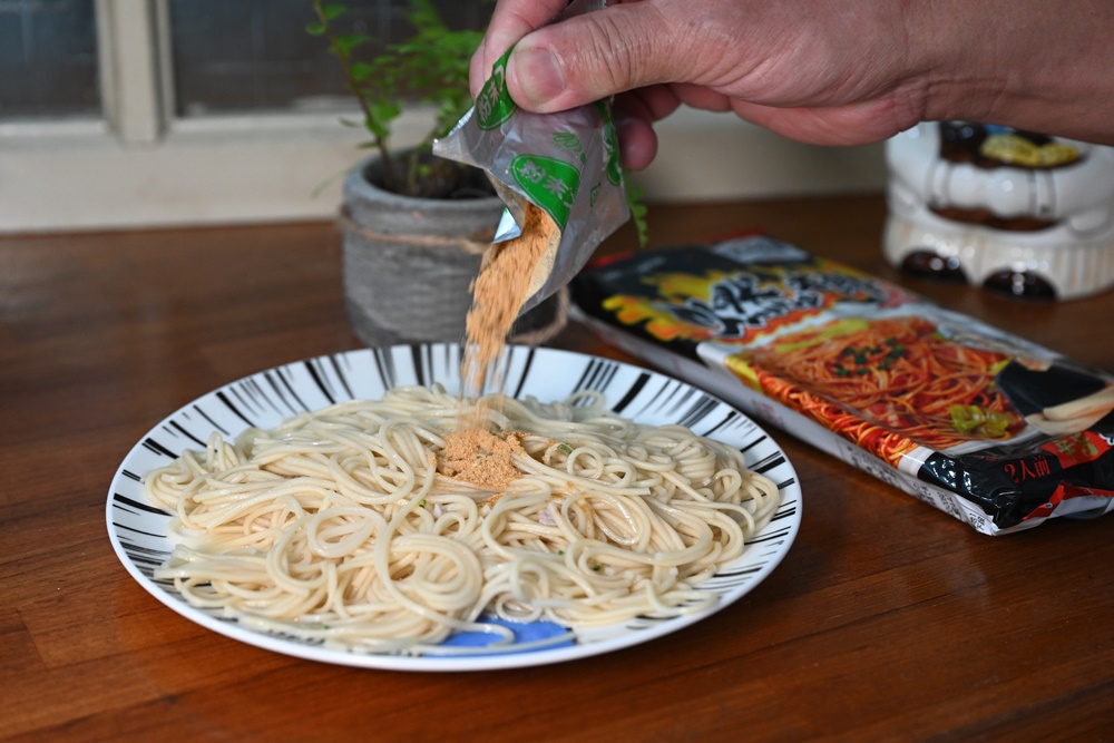 好市多推薦。三上食樂燃太郎辣拉麵 道地日式細條拉麵、辣勁十足！湯麵乾麵一次滿足！